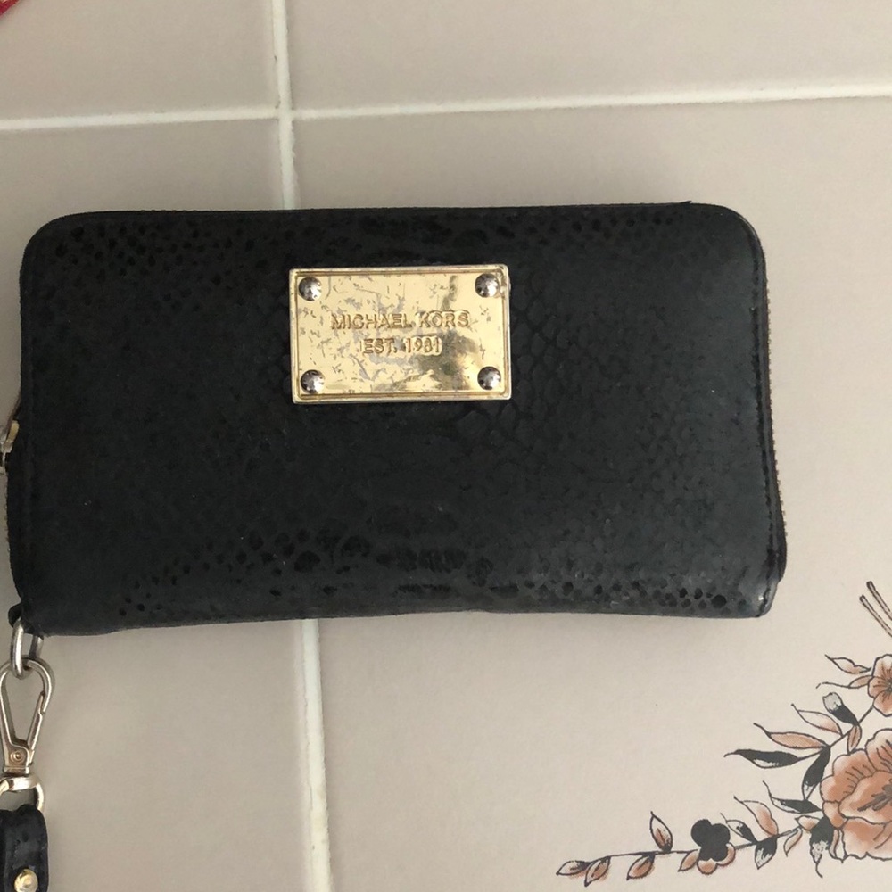 Michael Kors phone case/wallet